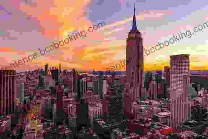 Panoramic View Of The New York City Skyline At Sunset With The Empire State Building In The Center. Nueva York: The Complete Guide To Latino Life In The Five Boroughs