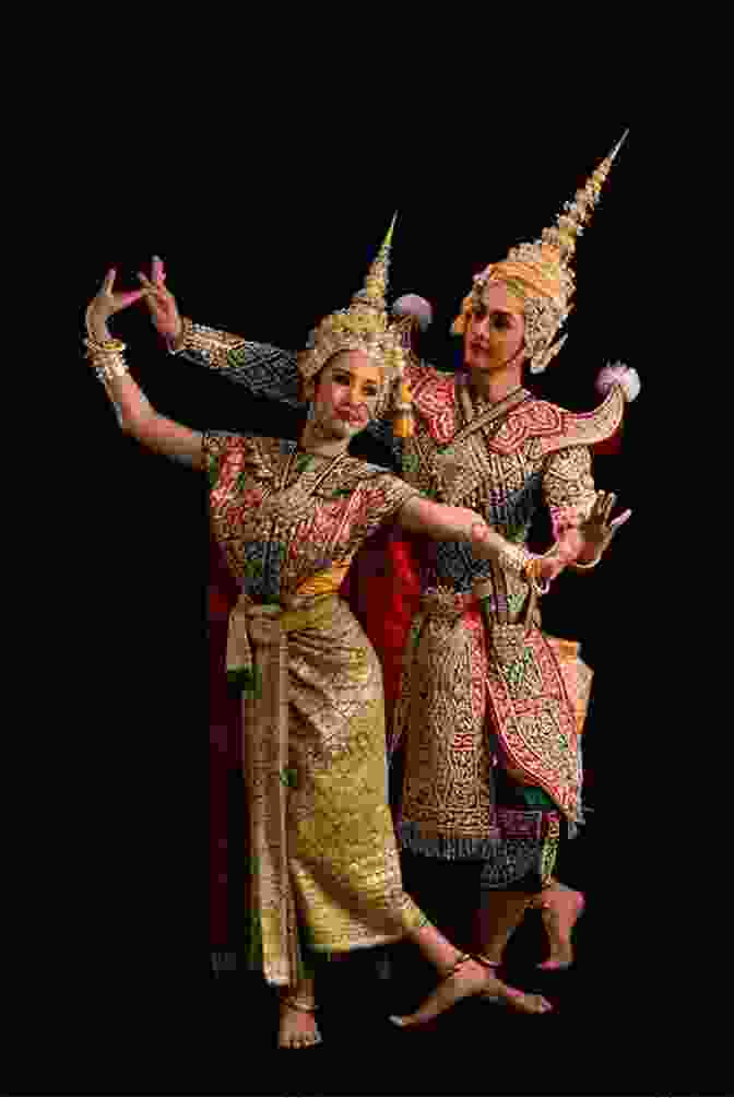Thai Dancers In Traditional Costume Geek In Thailand: Discovering The Land Of Golden Buddhas Pad Thai And Kickboxing (Geek In Guides)